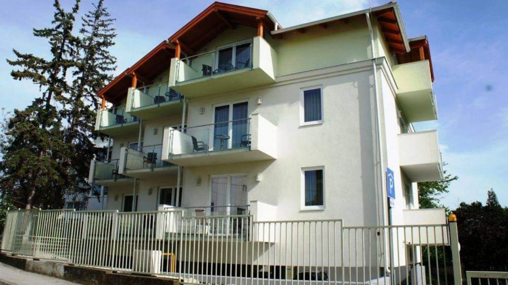Fuered Apartment *